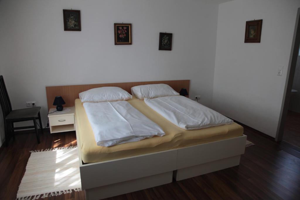 Pension Casa Topolino ウィーナー・ノイシュタット 部屋 写真
