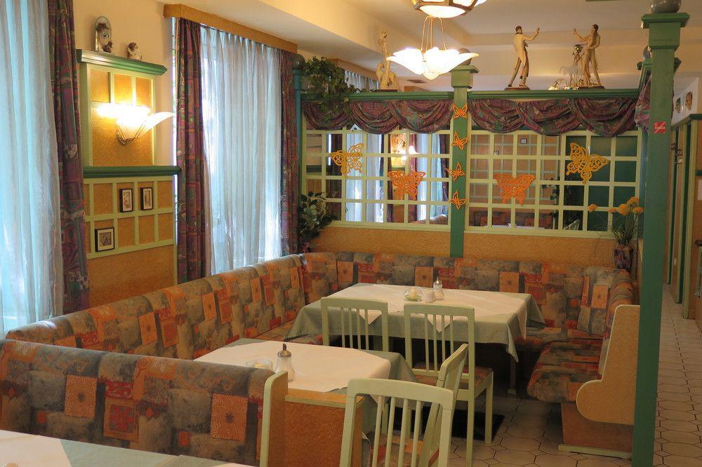 Pension Casa Topolino ウィーナー・ノイシュタット エクステリア 写真